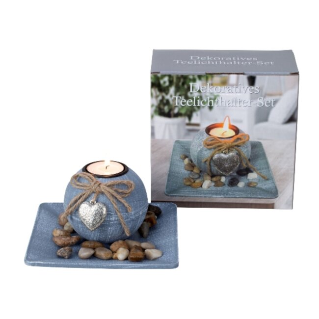 Dekoschale aus Holz mit einer Kerze