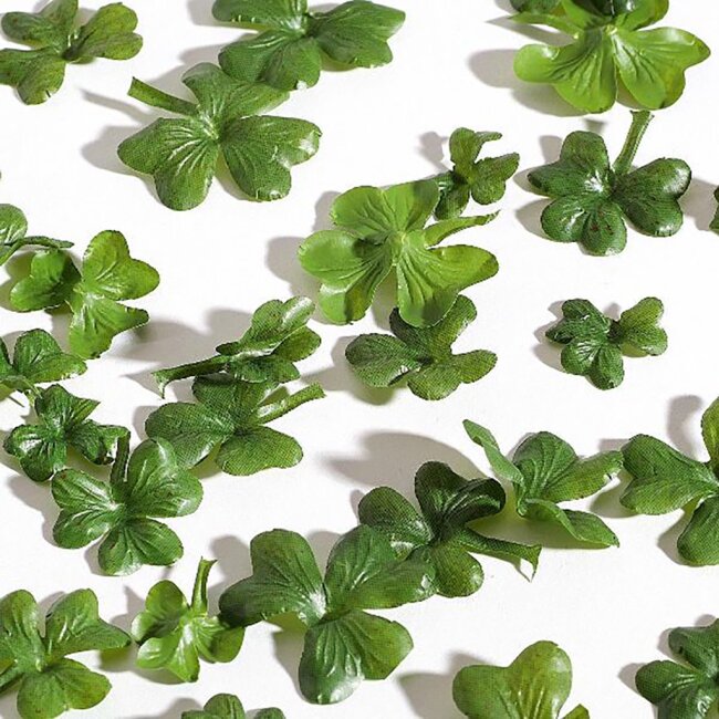 Shamrocks/cloverleaf litter scatter decoration green 1,5-3cm