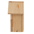 Maison coccinelle en bois avec silhouette